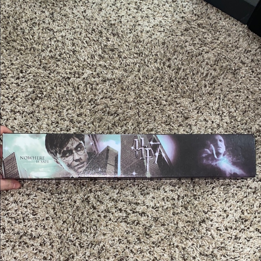 💋Narcissa Malfoy Harry Potter Wand in Original Release Deathly Hallows part 2! - Picture 2 of 12